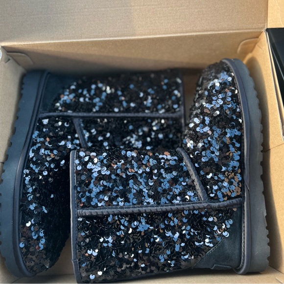UGG® Classic Short Chunky Sequin Boots - Picture 4 of 4